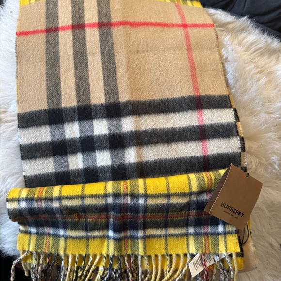 Burberry Checkered Wool Scarf - Beige and Yellow